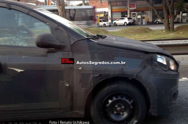 Fiat тестирует новый бюджетный хэтчбек X6H (1).jpg