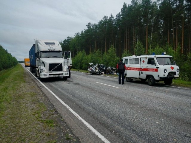 В Шарьинском районе в ДТП погибли два человека (4).jpg