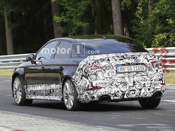 Audi тестирует новый седан RS3 (3).jpg