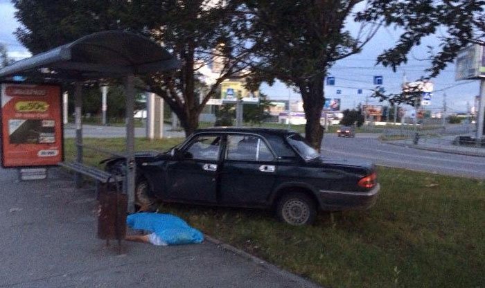 В Челябинске пенсионер погиб, врезавшись в остановку (2).jpg