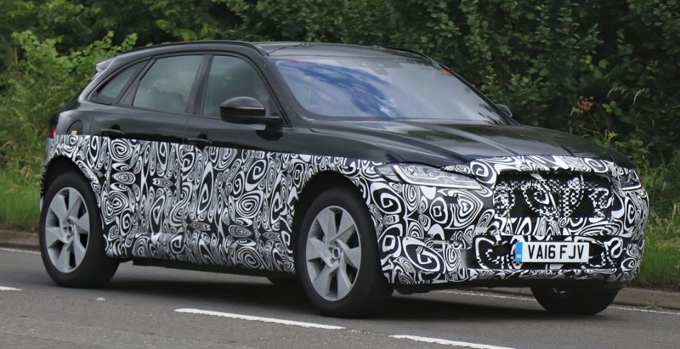 Кроссовер Jaguar F-Pace 2018 проходит тесты (2).jpg
