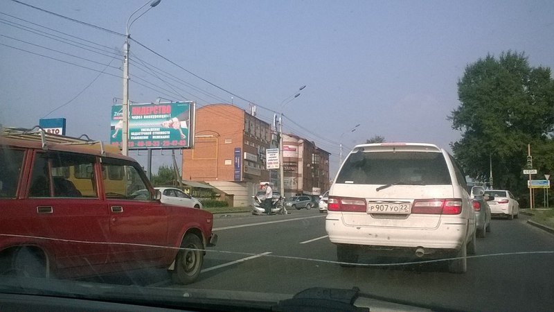 Серьезное ДТП на Павловском тракте в Барнауле (3).jpg