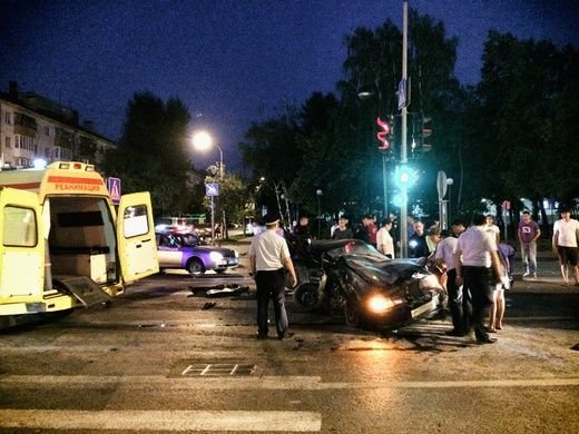 В Тюмени ночная погоня закончилась серьезным ДТП (3).jpg
