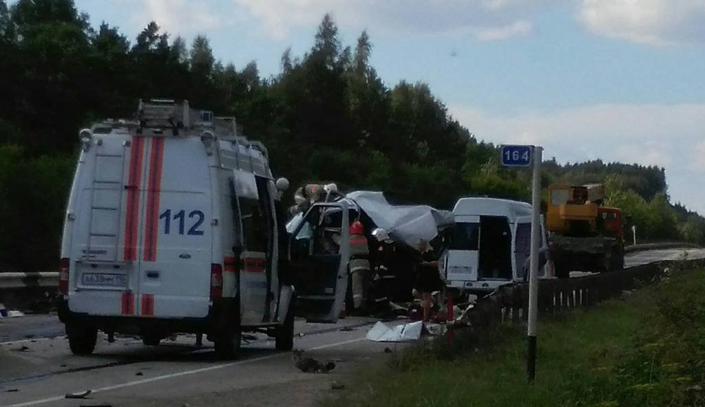 В Пермском крае в ДТП с КамАЗом и Газелью погибли два человека (5).jpg