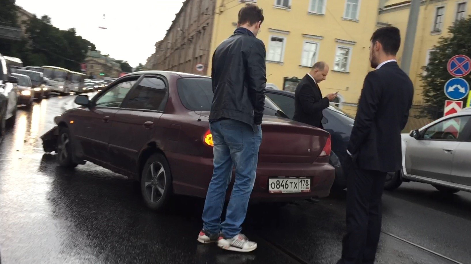 Левый поворот с Литейного моста