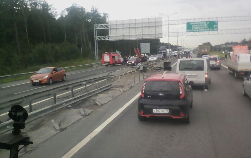 На КАД в ДТП с фурой пострадали три человека (1).jpeg