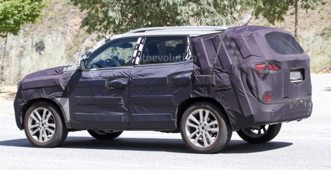 Прототип SsangYong Rexton 2017 замечен в Европе (1).jpg