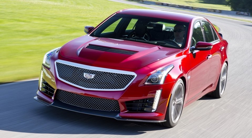 В России стартовали продажи нового седана Cadillac CTS-V (1).jpg