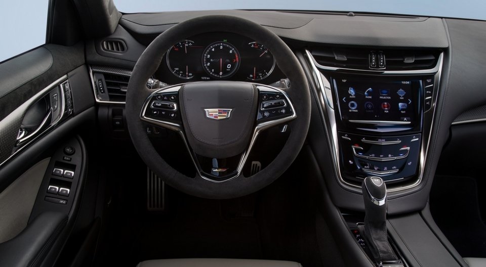 В России стартовали продажи нового седана Cadillac CTS-V (1).jpeg