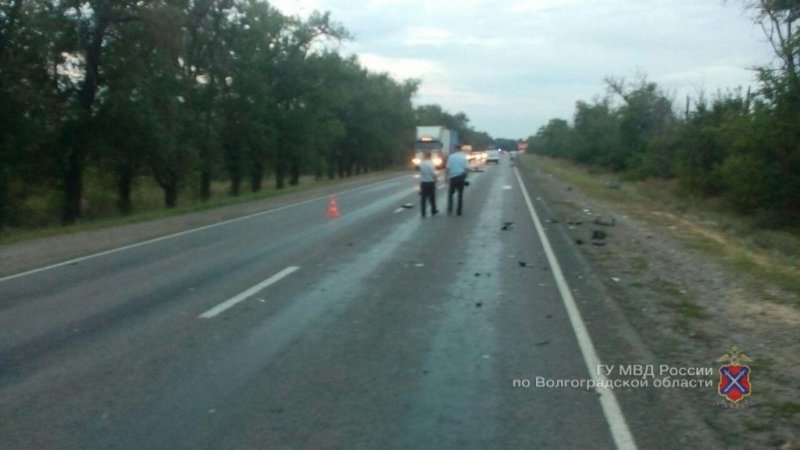 Под Волгоградом столкнулись легковушка и мотоцикл – двое погибли (2).jpg