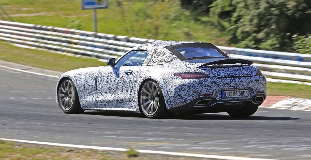Прототип родстера Mercedes-AMG GT C тестируется на Нюрбургринге (4).jpg