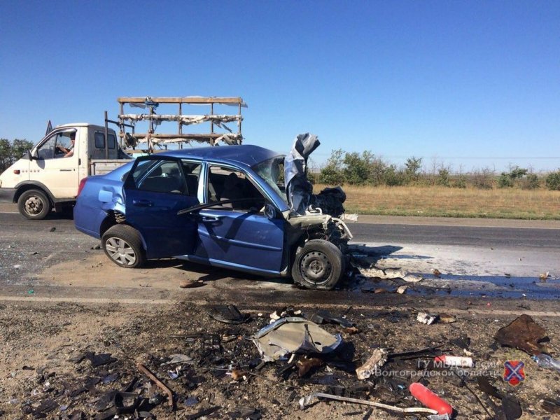 В лобовом ДТП под Волгоградом погибли два человека В лобовом ДТП под Волгоградом погибли два человека (1).jpg