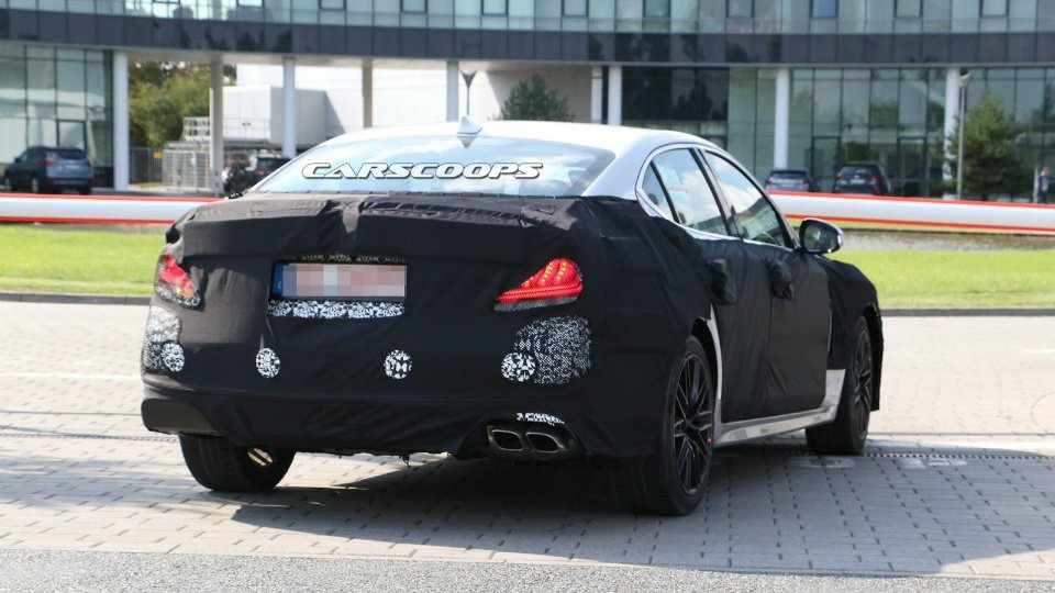 На тестах замечен новый седан Genesis G70 (1).jpg
