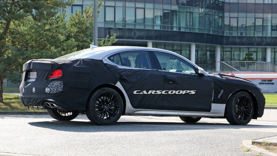 На тестах замечен новый седан Genesis G70 (3).jpg