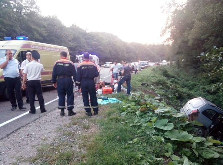 В ДТП на Кубани погиб человек и пятеро пострадали В ДТП на Кубани погиб человек и пятеро пострадали (2).jpg