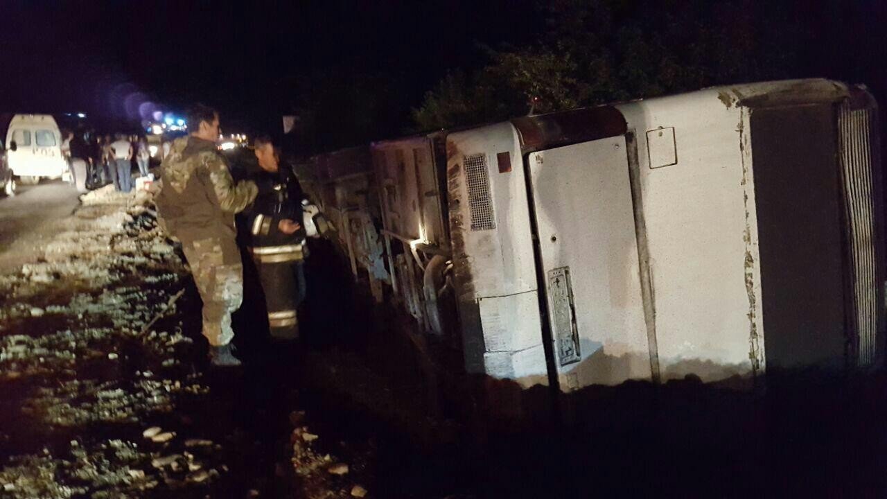 В ДТП на Ставрополье перевернулся рейсовый автобус В ДТП на Ставрополье перевернулся рейсовый автобус.jpg