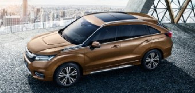 Появились новые официальные снимки Honda Avancier 2016