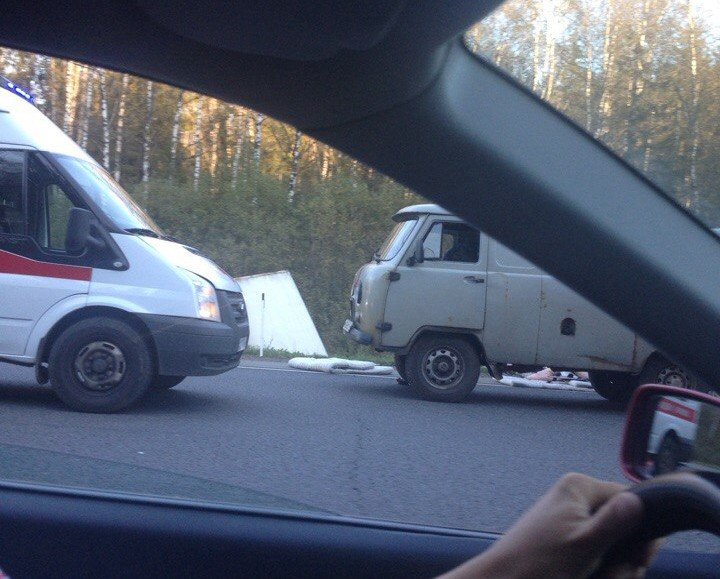 В ДТП в Гатчинском районе погиб водитель Renault (1).jpg