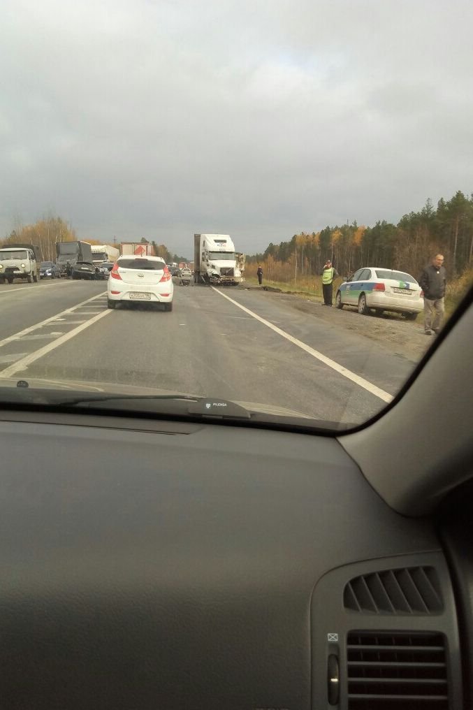 Под Сургутом в ДТП с фурой погибла женщина (4).jpg