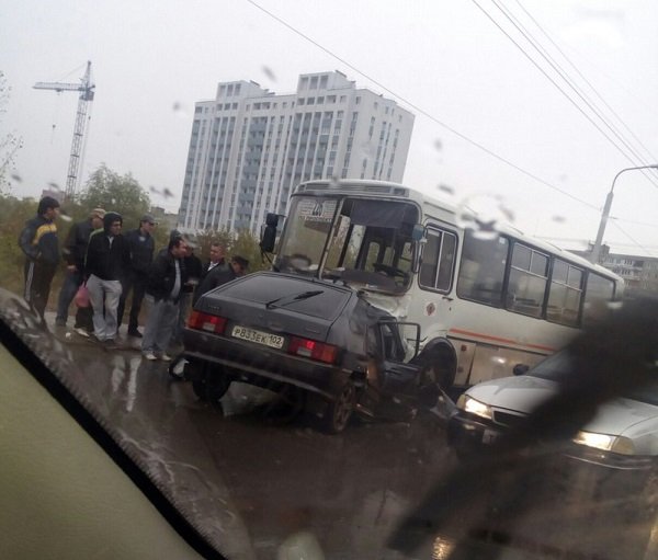 В Уфе в ДТП с маршруткой погиб человек (1).jpg