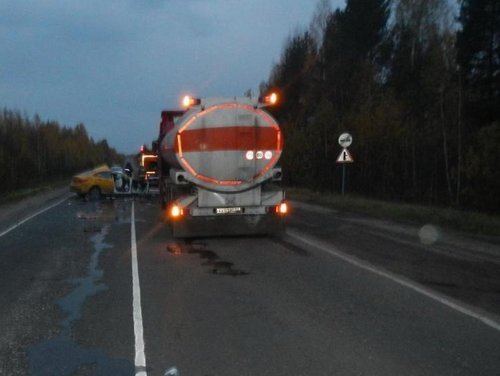 Под Костромой в ДТП с фурой погибли три человека (3).jpg