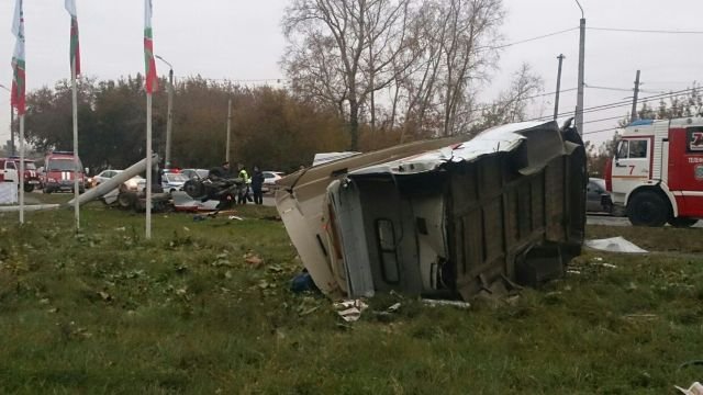 Пьяный водитель устроил смертельное ДТП с участием «скорой» под Челябинском (3).jpg