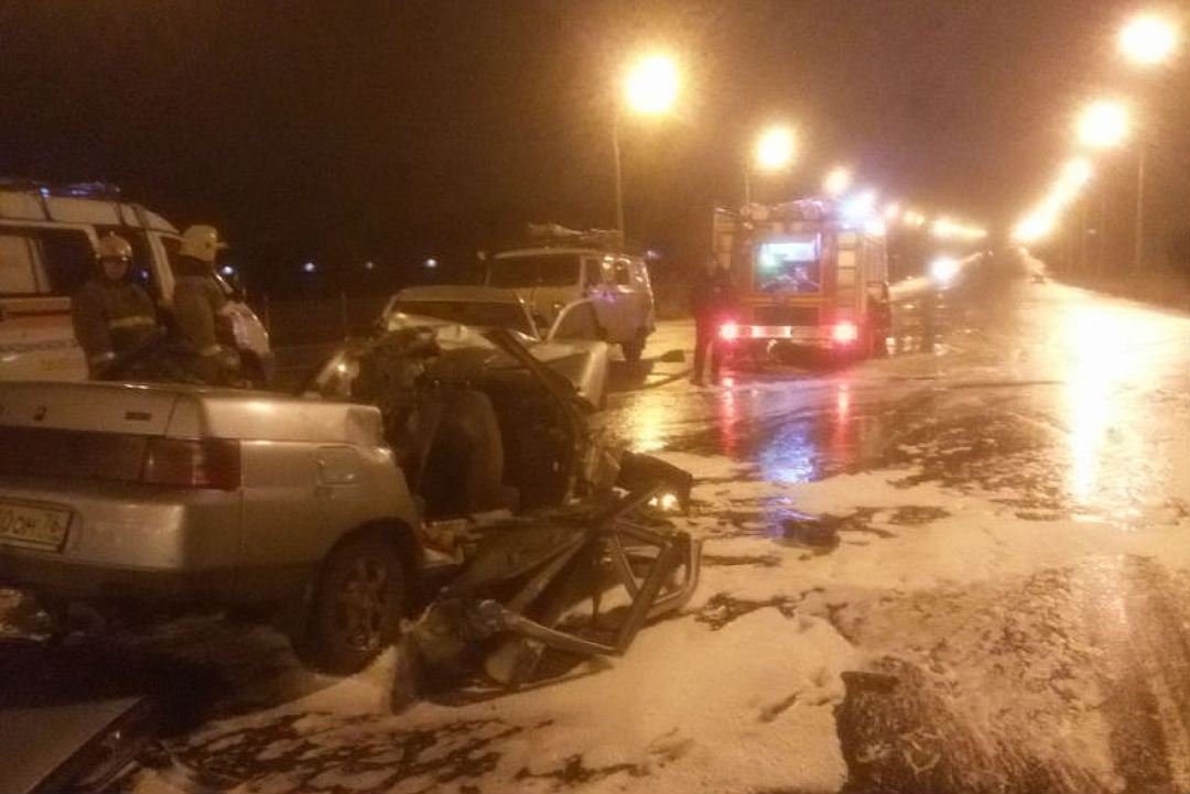 В ДТП на Добрынинском мосту в Ярославле погибли трое В ДТП на Добрынинском мосту в Ярославле погибли трое (1).jpg