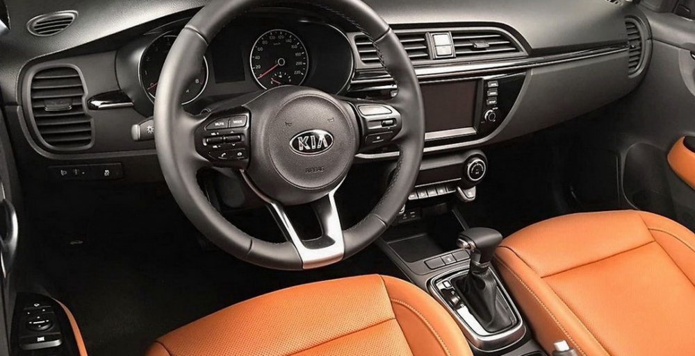 В Сети появились фото салона новой KIA Rio (1).jpg