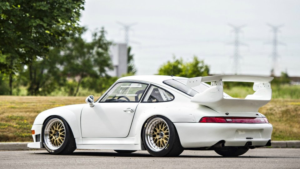 Раритетный спорткар Porsche 911 GT2 Evo оценили в 1,7 млн долларов (2).jpg
