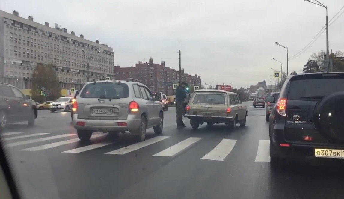 Левый поворот на Луначарского из всех рядов! Русский стиль вождения. ДТП на Выборгском шоссе