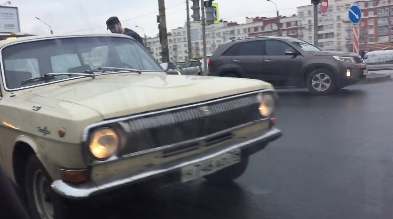 Левый поворот на Луначарского из всех рядов! Русский стиль вождения. ДТП на Выборгском шоссе