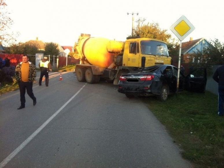 В Динском районе в ДТП с бетономешалкой погиб человек (2).jpg