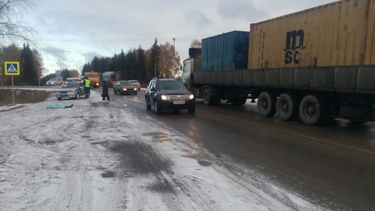 Под Нижним Тагилом «Газель» сбила трех человек один погиб (2).jpg