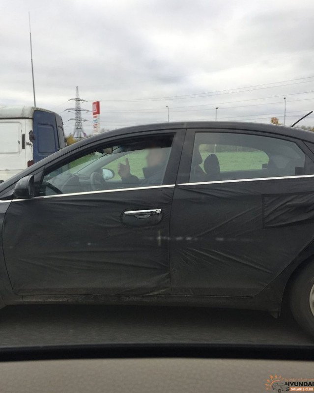 Новый Hyundai Solaris замечен на дорогах России (2).jpg