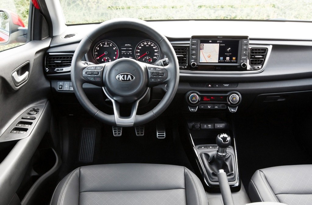New KIA Rio_Europe_interior_1.jpg