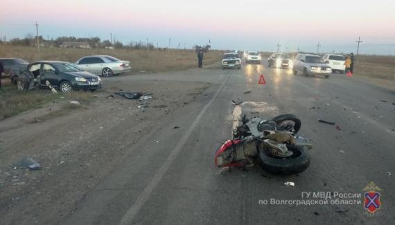 Мотоциклист погиб в ДТП в Среднеахтубинском районе 25.10.2016 ДТП в Среднеахтубинском районе