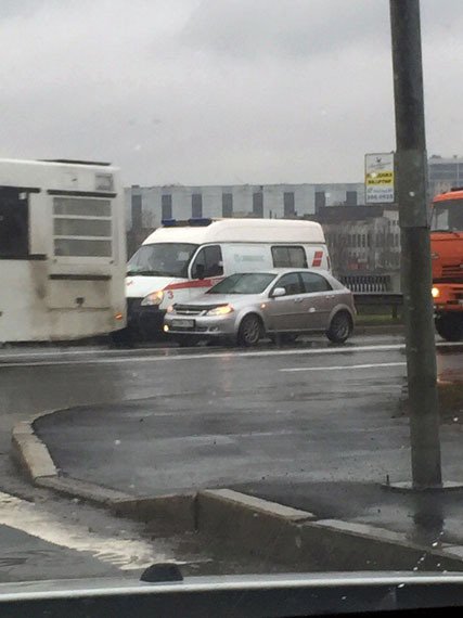 В Петербурге в ДТП попала «скорая» (4).jpg