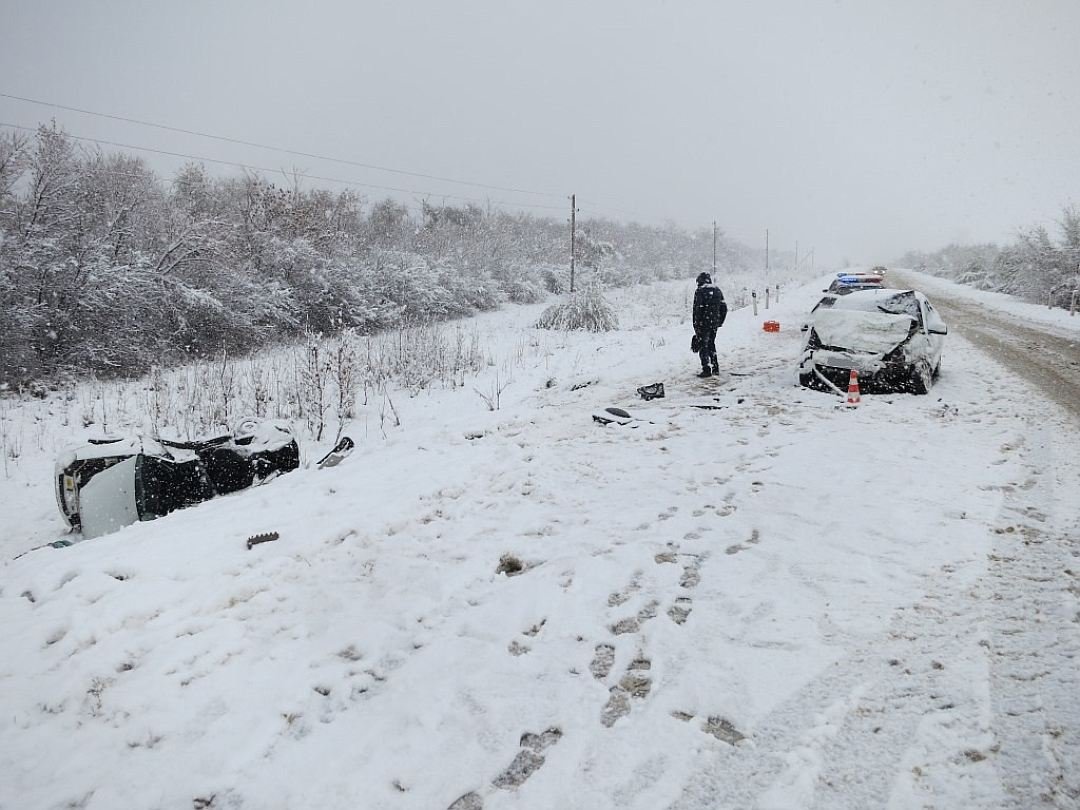 Из-за снегопада в ДТП в Большеглушицком районе погибли три человека Из-за снегопада в ДТП в Большеглушицком районе погибли три человека (3).jpg