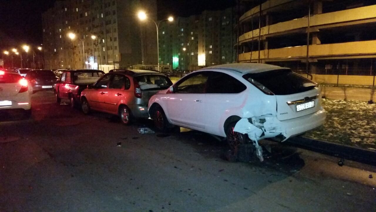 В Воронеже пьяный водитель протаранил 13 автомобилей В Воронеже пьяный водитель протаранил 13 автомобилей (3).jpg