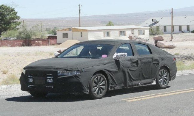 Honda Accord 2018 засняли на тестах (1).jpg