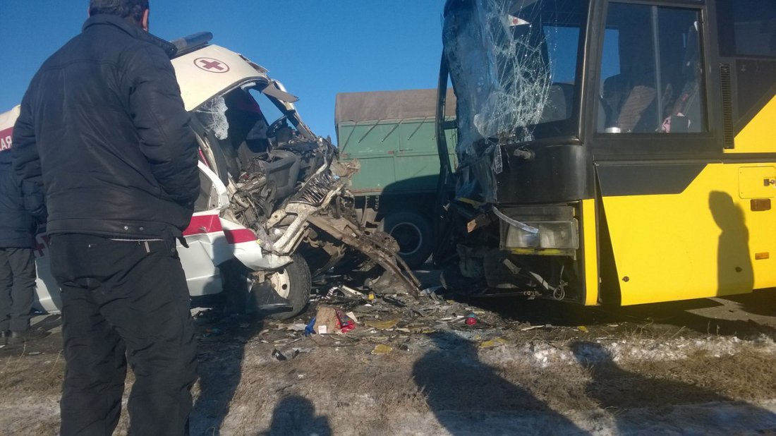 Под Волгоградом в ДТП со «скорой» и автобусом пострадали четыре человека (3)