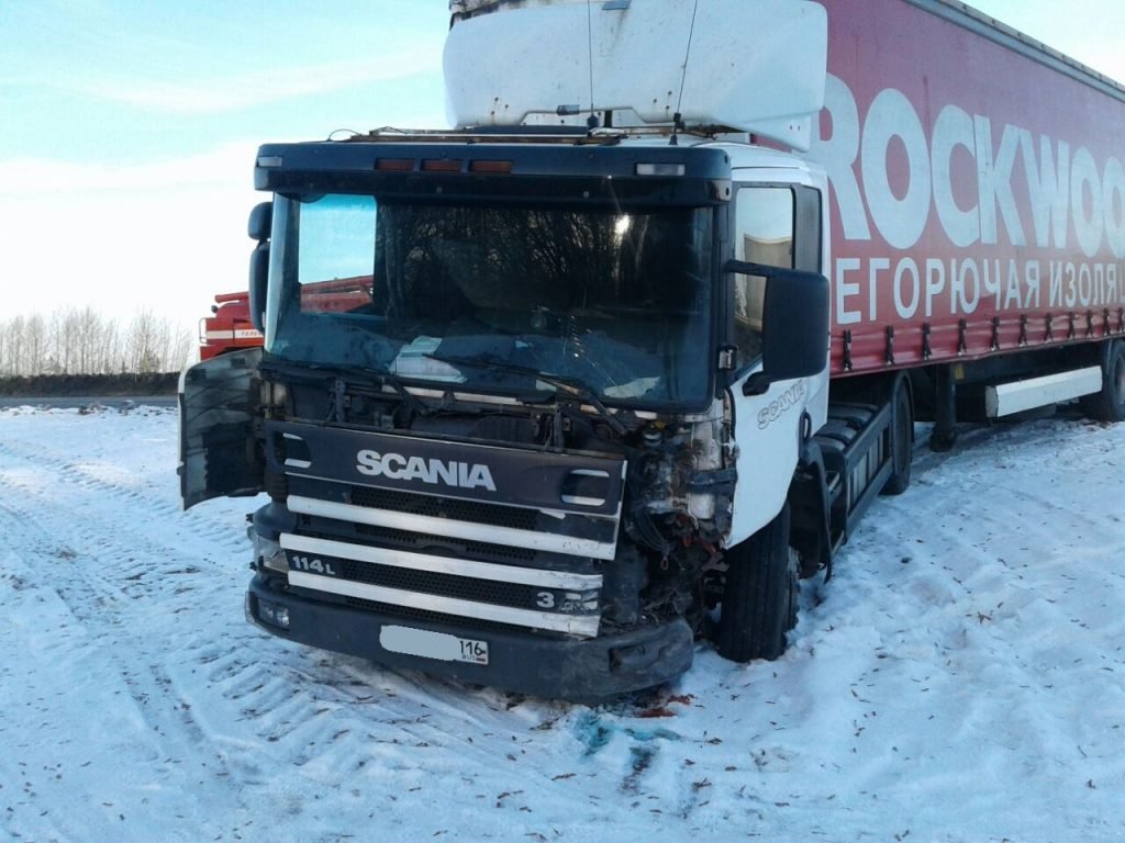 В Татарстане в ДТП с фурой погиб водитель BMW В Татарстане в ДТП с фурой погиб водитель BMW (5)