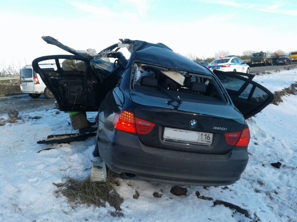 В Татарстане в ДТП с фурой погиб водитель BMW В Татарстане в ДТП с фурой погиб водитель BMW (6)