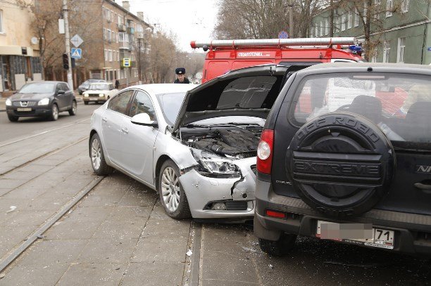 В Туле в тройном ДТП пострадали люди В Туле в тройном ДТП пострадали люди (3)