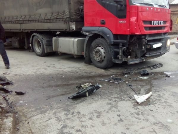 В Ростове в массовом ДТП пострадали два человека В Ростове в массовом ДТП пострадали два человека (2)