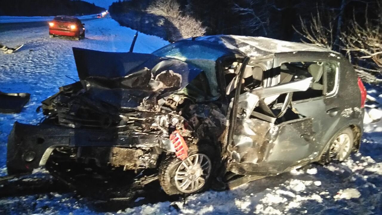 На подъезде к Екатеринбургу в ДТП погибли 2 человека (4)