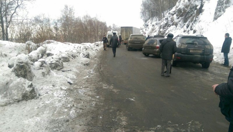 В ДТП с маршруткой и фурой в Слюдянском районе погибли два человека В ДТП с маршруткой и фурой в Слюдянском районе погибли два человека (2)