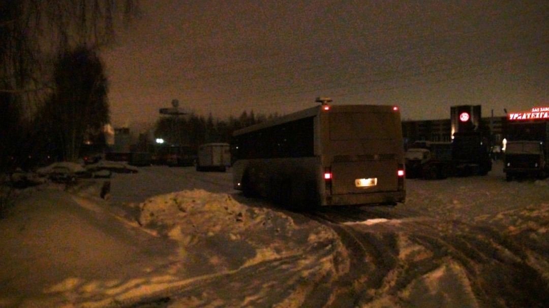 В Екатеринбурге водителя раздавило собственным автобусом В Екатеринбурге водителя раздавило собственным автобусом (2)