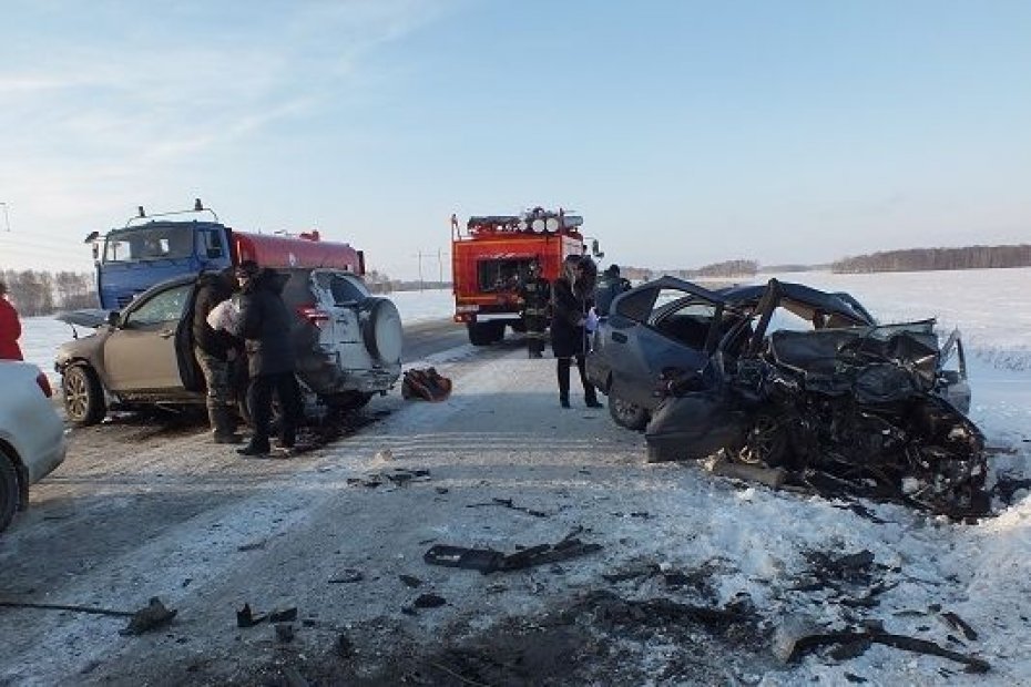 В лобовом ДТП в курганской области погиб годовалый ребенок (1)