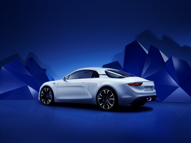 Начался прием предзаказов на Renault Alpine (2)